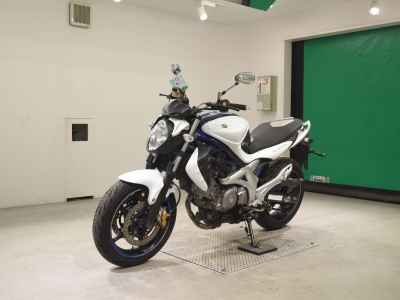 Suzuki Gladius SFV650 2010