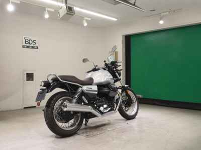 Moto Guzzi V7 Special 2022