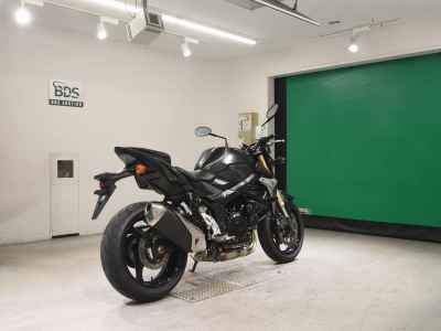 Suzuki GSR750 2014