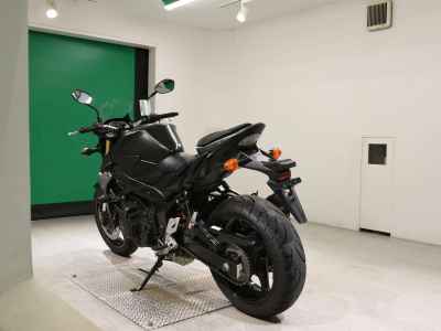 Suzuki GSR750 2014
