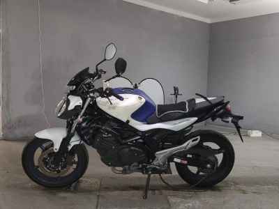 Suzuki Gladius SFV400 2014