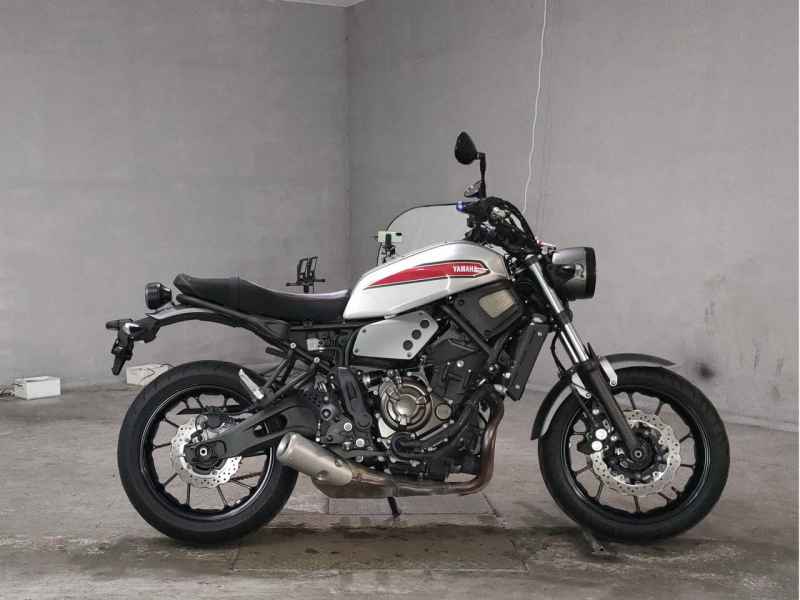 Yamaha XSR700 2021