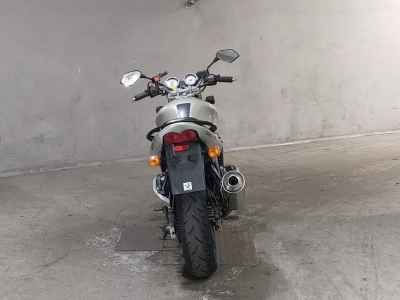 Kawasaki ZR-7 2005