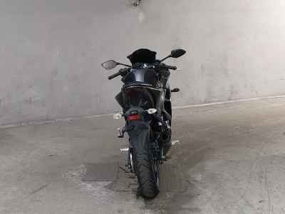 Yamaha YZF-R25 2015