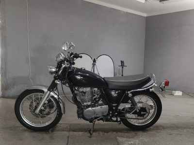 Yamaha SR400 2021