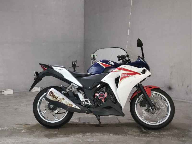 Honda CBR250R 2011