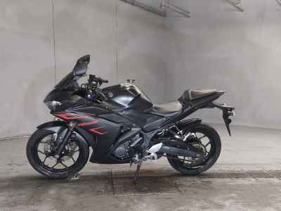 Yamaha YZF-R25 2015