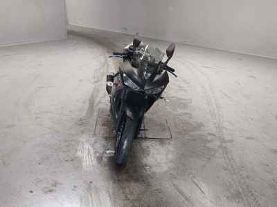 Yamaha YZF-R25 2015