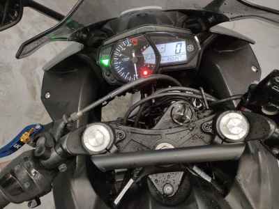 Yamaha YZF-R25 2015