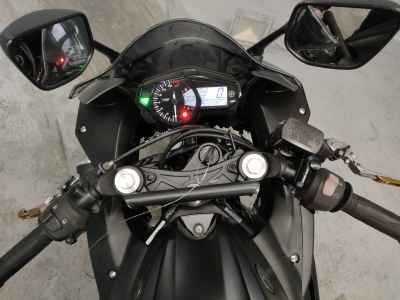 Yamaha YZF-R25 2016
