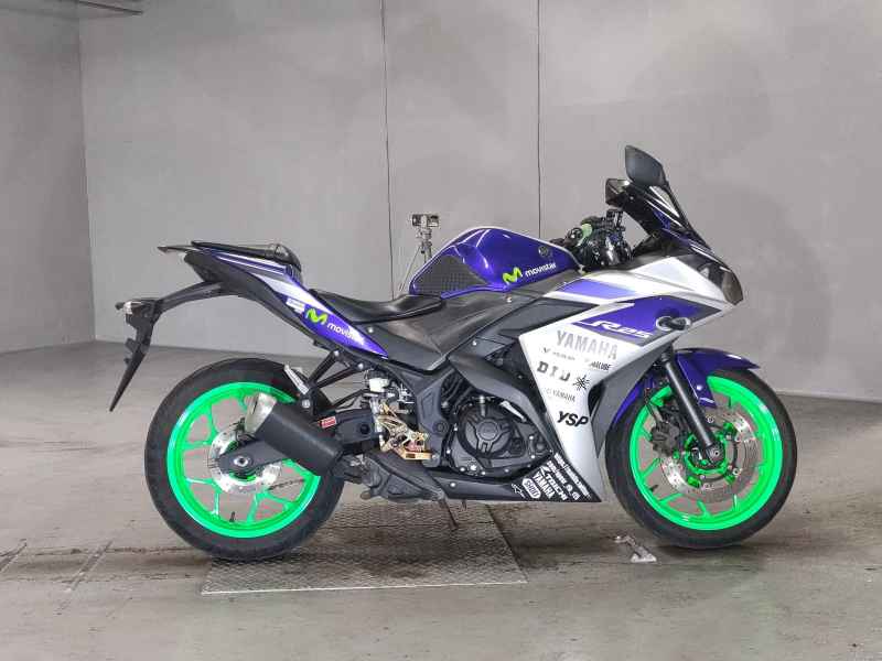 Yamaha YZF-R25 2015