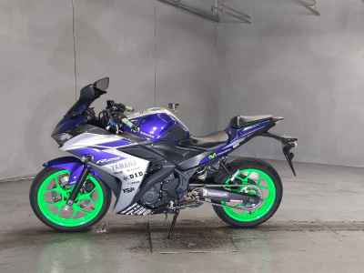 Yamaha YZF-R25 2015