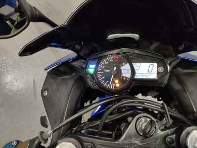 Yamaha YZF-R25 2015