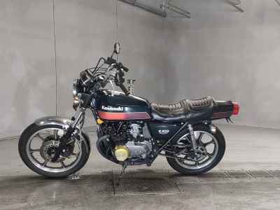 Kawasaki Z400J 2023