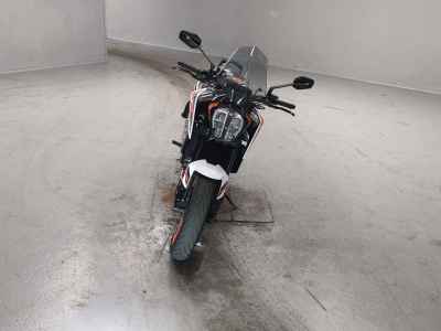 KTM 890 Duke R 2021