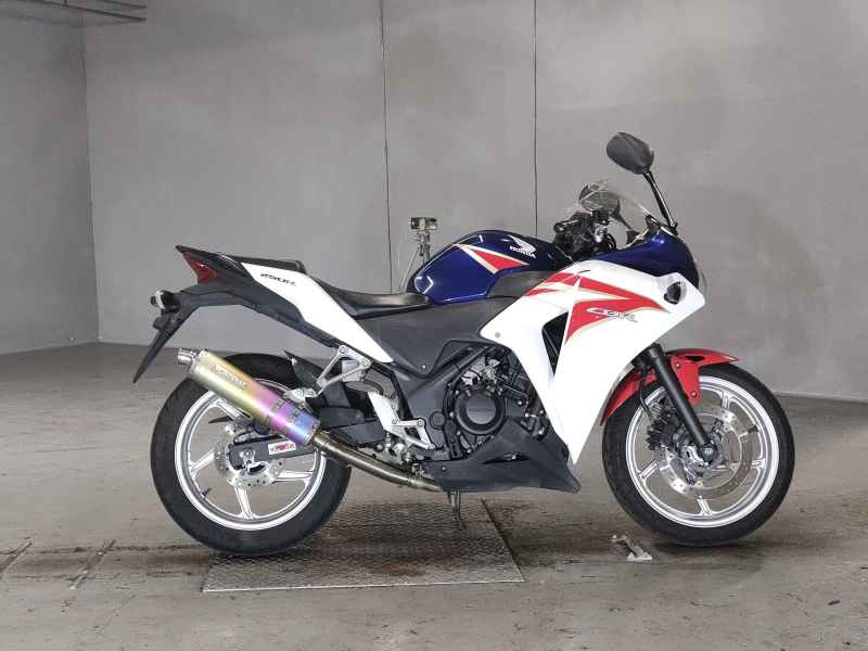 Honda CBR250R 2011