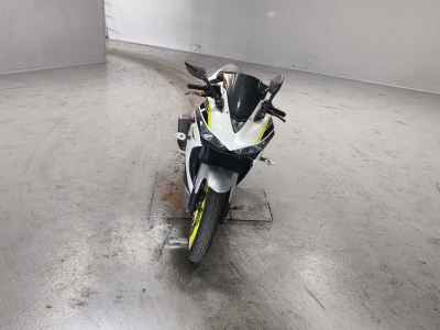 Yamaha YZF-R25 2018