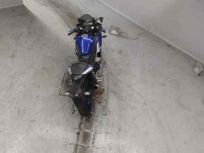 Yamaha YZF-R25 2017
