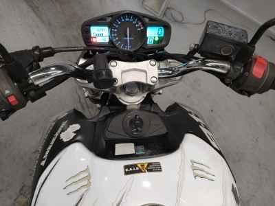 Suzuki GSR400 2009