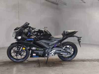 Yamaha YZF-R25 2022