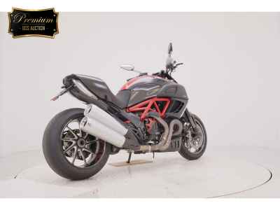 Ducati Diavel Carbon 2011