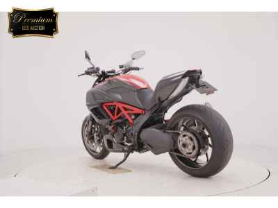 Ducati Diavel Carbon 2011