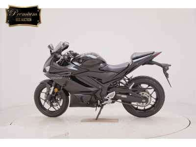 Yamaha YZF-R25 2023