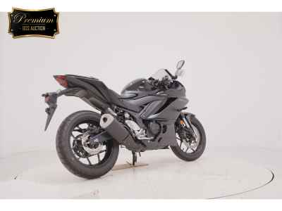Yamaha YZF-R25 2023