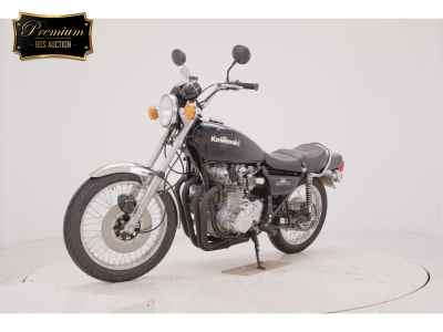 Kawasaki Z900 2025