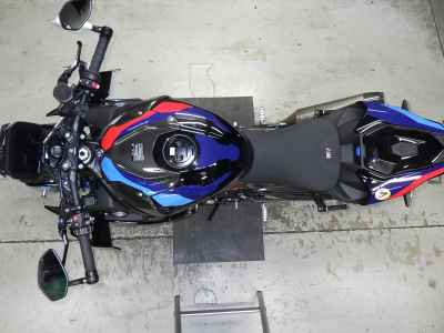 BMW M1000R 2023