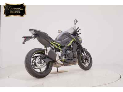 Kawasaki Z900 2021