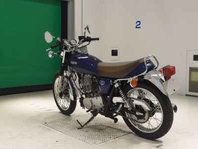 Yamaha SR400 2021