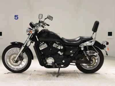Honda VT400S 2011