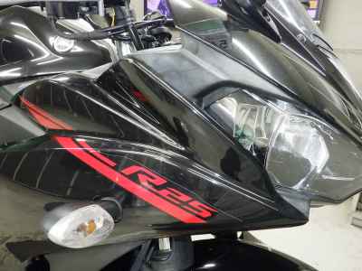 Yamaha YZF-R25 2015
