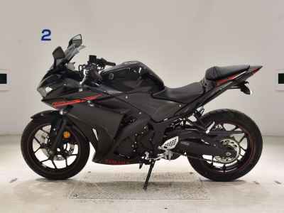 Yamaha YZF-R25 2015