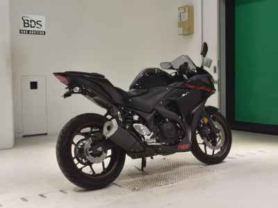Yamaha YZF-R25 2015