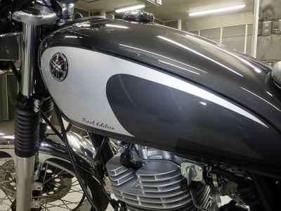 Yamaha SR400 2021