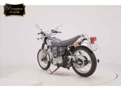 Yamaha SR400 2021