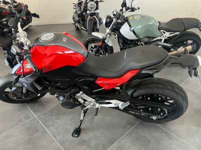 BMW F900R 2025