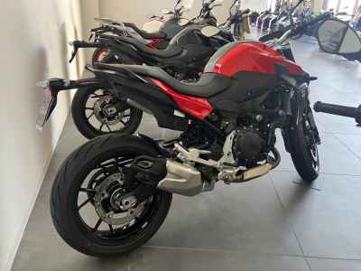 BMW F900R 2025