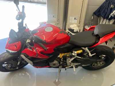 Ducati Streetfighter V2 2022