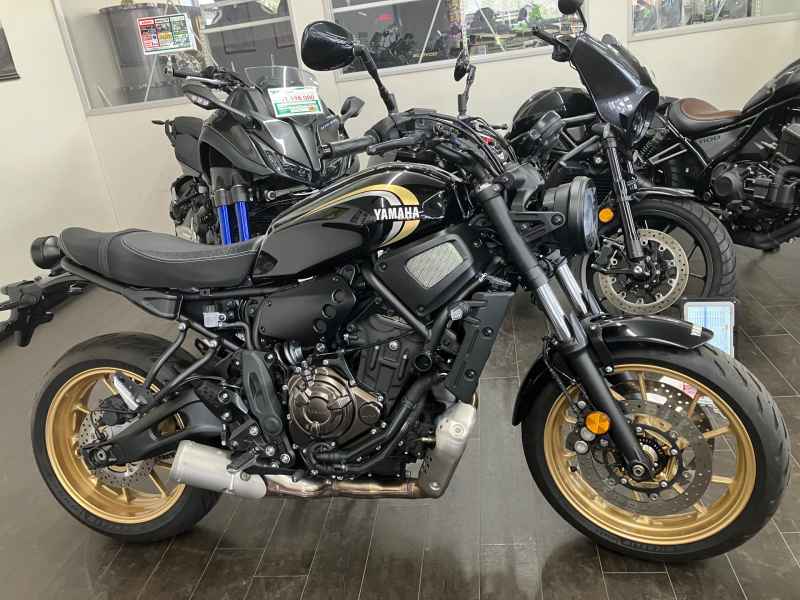 Yamaha XSR700 2022