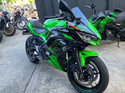 Kawasaki Ninja 650 KRT Edition 2023