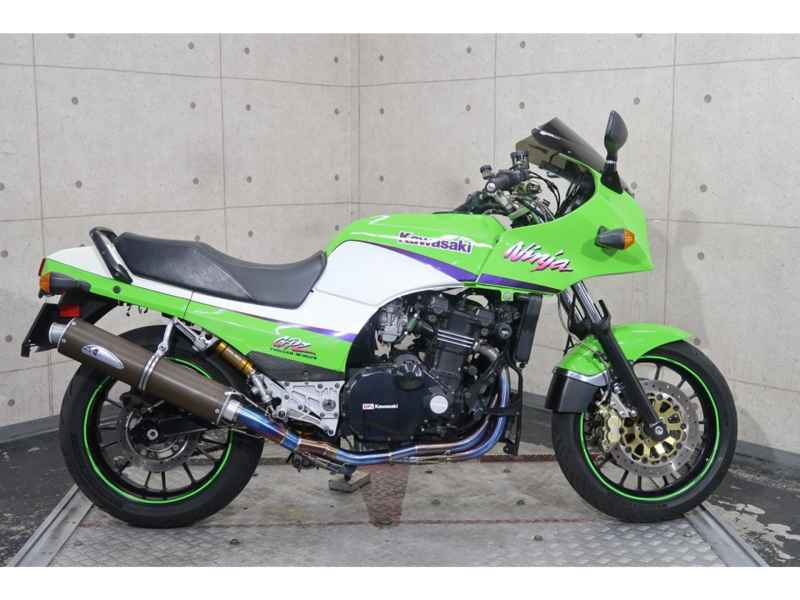 Kawasaki GPZ900R 2002