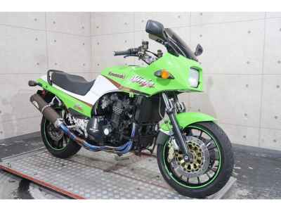Kawasaki GPZ900R 2002