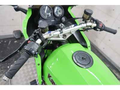 Kawasaki GPZ900R 2002
