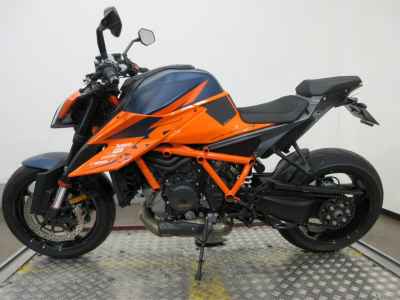 KTM 1290 Super Duke R 2022