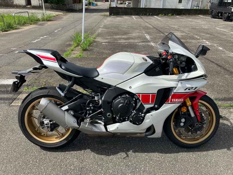 Yamaha YZF-R1 2023