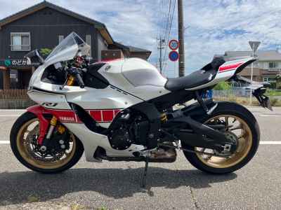 Yamaha YZF-R1 2023