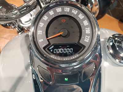 Harley-Davidson Heritage FLHCS114 2025